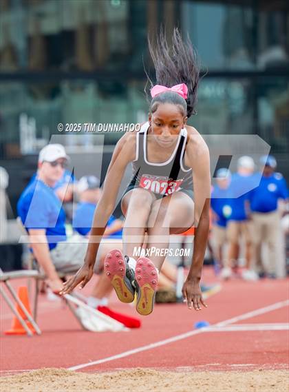 Thumbnail 1 in UIL 5A Girls Track & Field Finals photogallery.