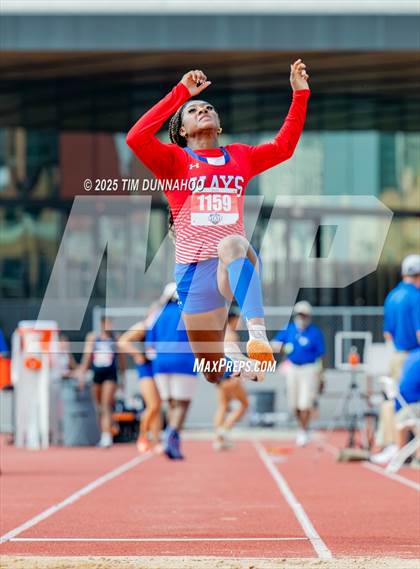 Thumbnail 3 in UIL 5A Girls Track & Field Finals photogallery.