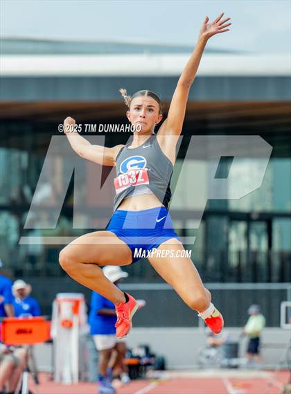 Thumbnail 3 in UIL 5A Girls Track & Field Finals photogallery.