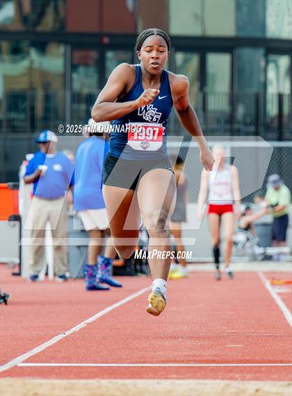 Thumbnail 2 in UIL 5A Girls Track & Field Finals photogallery.