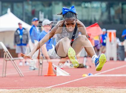 Thumbnail 3 in UIL 5A Girls Track & Field Finals photogallery.