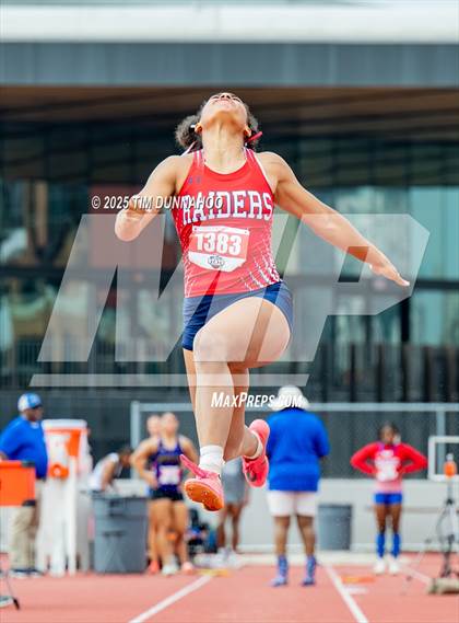 Thumbnail 2 in UIL 5A Girls Track & Field Finals photogallery.