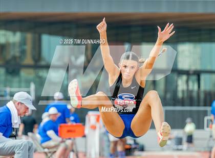 Thumbnail 1 in UIL 5A Girls Track & Field Finals photogallery.