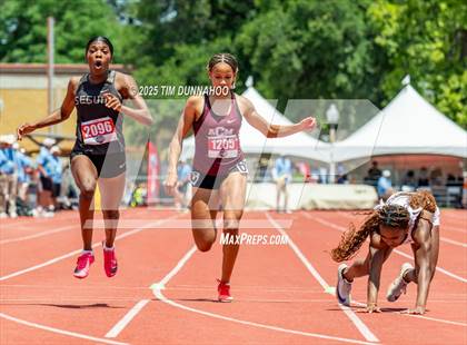 Thumbnail 3 in UIL 5A Girls Track & Field Finals photogallery.