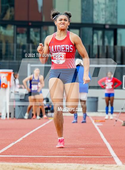 Thumbnail 1 in UIL 5A Girls Track & Field Finals photogallery.