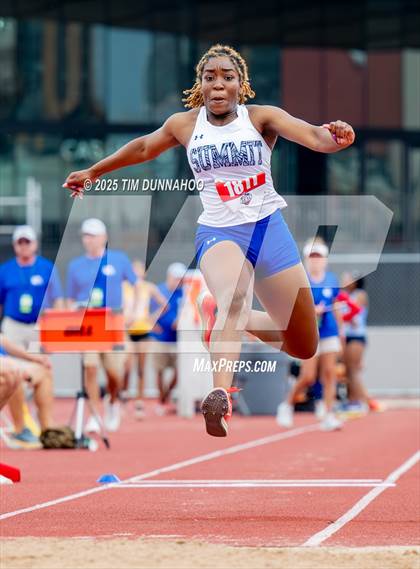 Thumbnail 2 in UIL 5A Girls Track & Field Finals photogallery.