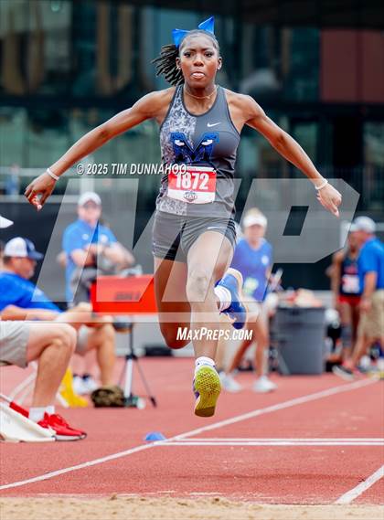 Thumbnail 2 in UIL 5A Girls Track & Field Finals photogallery.