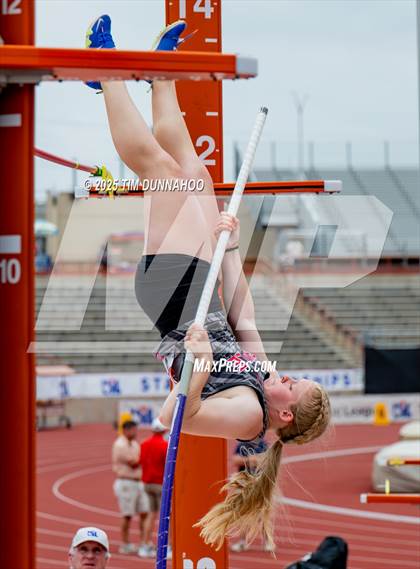 Thumbnail 1 in UIL 5A Girls Track & Field Finals photogallery.