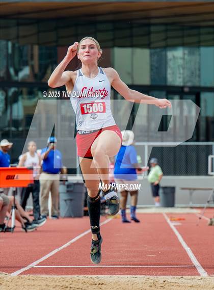 Thumbnail 1 in UIL 5A Girls Track & Field Finals photogallery.