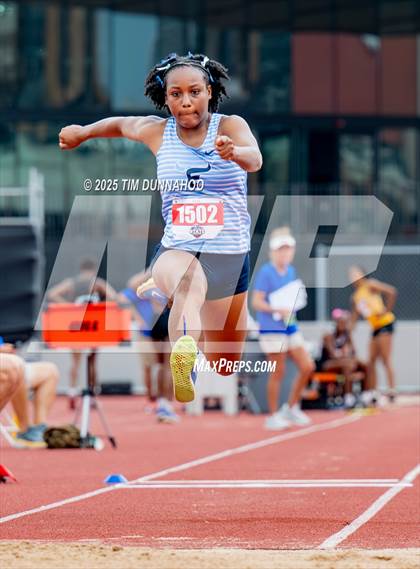 Thumbnail 3 in UIL 5A Girls Track & Field Finals photogallery.
