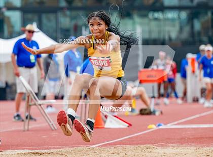 Thumbnail 1 in UIL 5A Girls Track & Field Finals photogallery.