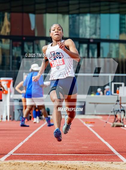 Thumbnail 1 in UIL 5A Girls Track & Field Finals photogallery.