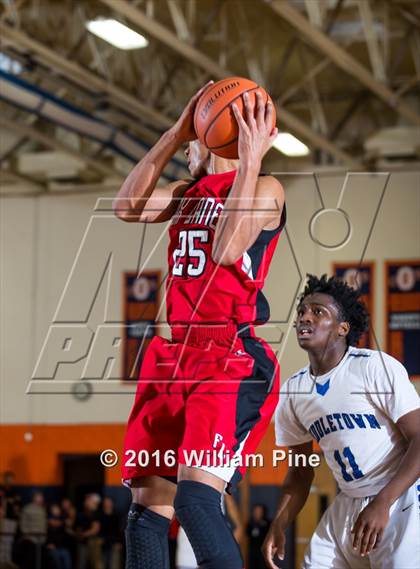 Thumbnail 1 in Fox Lane vs Middletown (NYSPHSAA Class AA Regional Final) photogallery.