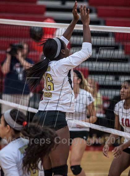 Thumbnail 3 in Nimitz @ Horn photogallery.