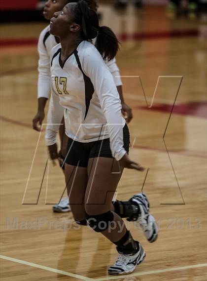 Thumbnail 3 in Nimitz @ Horn photogallery.