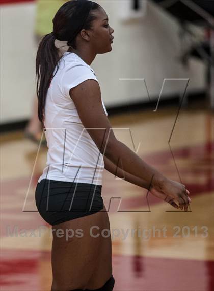 Thumbnail 3 in Nimitz @ Horn photogallery.