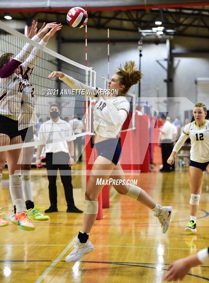 Thumbnail 1 in Riverdale vs. St. Pius X Catholic (Nike Tournament of Champions) photogallery.
