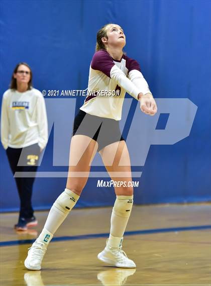 Thumbnail 1 in Riverdale vs. St. Pius X Catholic (Nike Tournament of Champions) photogallery.