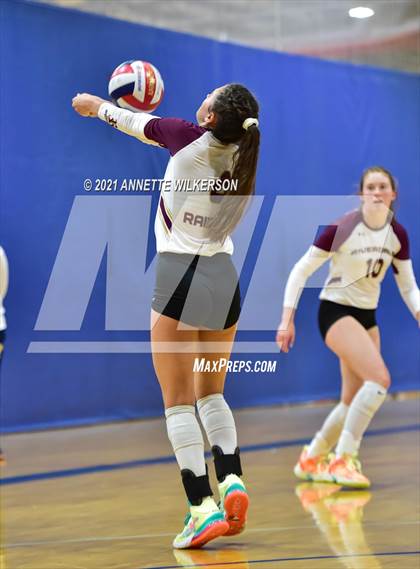 Thumbnail 3 in Riverdale vs. St. Pius X Catholic (Nike Tournament of Champions) photogallery.