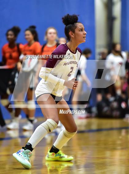 Thumbnail 3 in Riverdale vs. St. Pius X Catholic (Nike Tournament of Champions) photogallery.