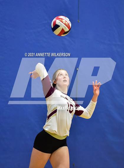Thumbnail 3 in Riverdale vs. St. Pius X Catholic (Nike Tournament of Champions) photogallery.