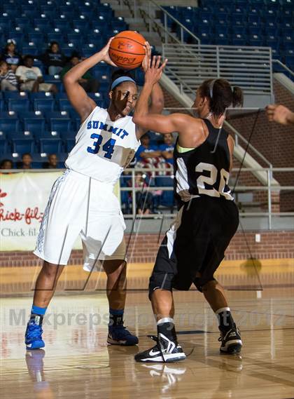 Thumbnail 3 in Bishop Lynch vs. Mansfield Summit photogallery.
