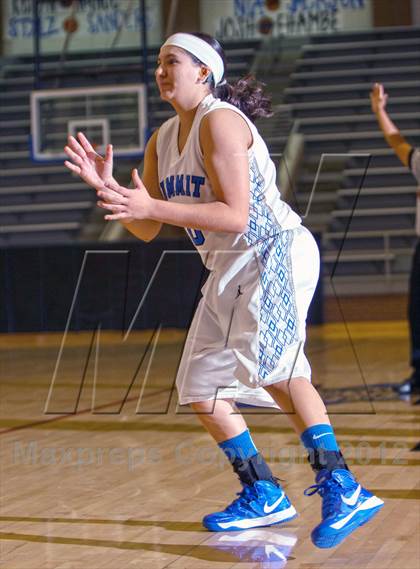 Thumbnail 2 in Bishop Lynch vs. Mansfield Summit photogallery.