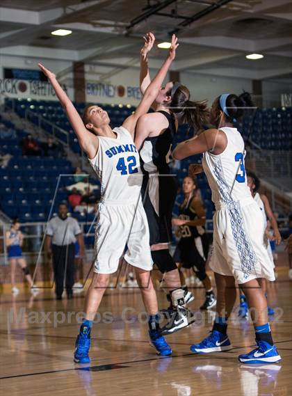 Thumbnail 3 in Bishop Lynch vs. Mansfield Summit photogallery.