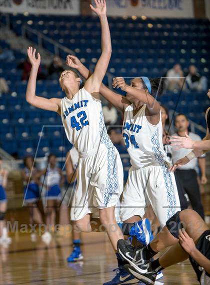 Thumbnail 2 in Bishop Lynch vs. Mansfield Summit photogallery.