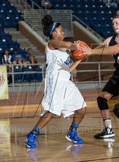 Thumbnail 2 in Bishop Lynch vs. Mansfield Summit photogallery.