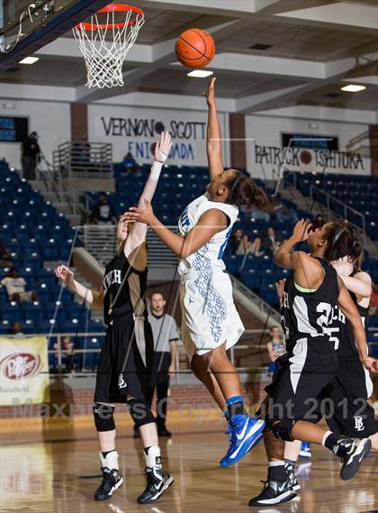 Thumbnail 1 in Bishop Lynch vs. Mansfield Summit photogallery.