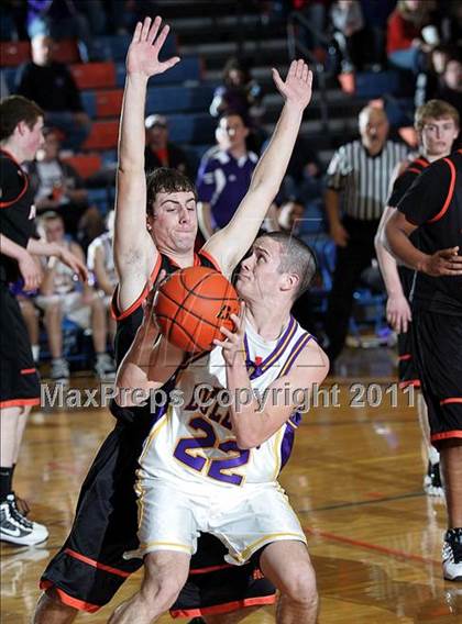 Thumbnail 2 in Williamsville vs. Macomb (2011 Riverton Shootout) photogallery.