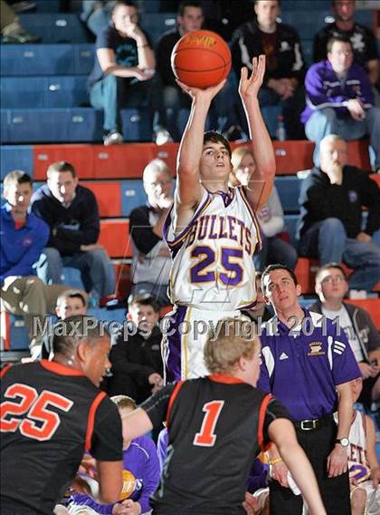 Thumbnail 2 in Williamsville vs. Macomb (2011 Riverton Shootout) photogallery.