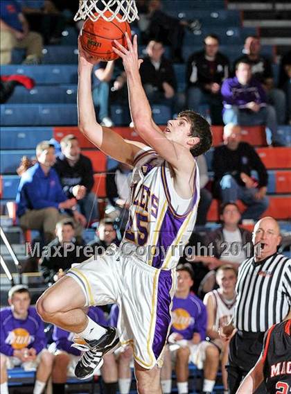Thumbnail 2 in Williamsville vs. Macomb (2011 Riverton Shootout) photogallery.
