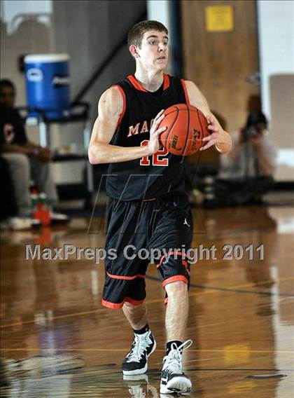 Thumbnail 2 in Williamsville vs. Macomb (2011 Riverton Shootout) photogallery.