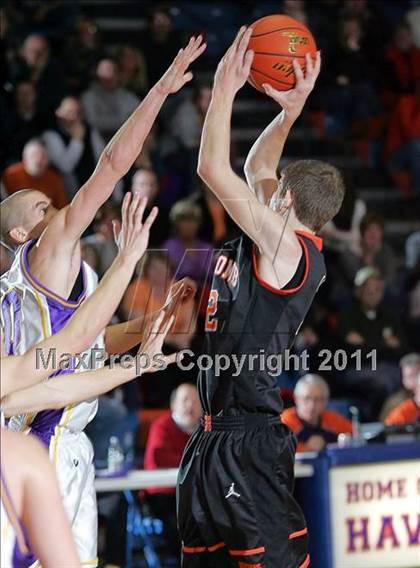 Thumbnail 1 in Williamsville vs. Macomb (2011 Riverton Shootout) photogallery.