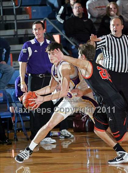 Thumbnail 1 in Williamsville vs. Macomb (2011 Riverton Shootout) photogallery.