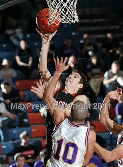 Thumbnail 2 in Williamsville vs. Macomb (2011 Riverton Shootout) photogallery.