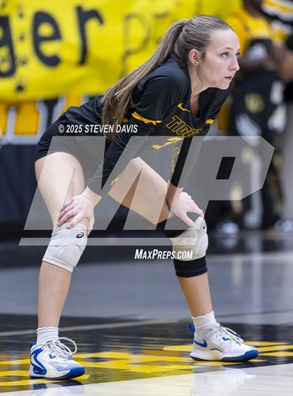 Thumbnail 3 in Mesquite @ Gilbert photogallery.