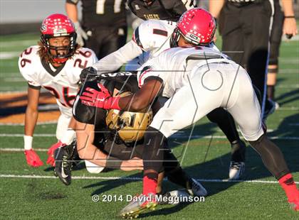 Thumbnail 1 in Abilene vs. Cedar Hill (UIL 6A Regional Playoff) photogallery.