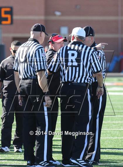 Thumbnail 1 in Abilene vs. Cedar Hill (UIL 6A Regional Playoff) photogallery.