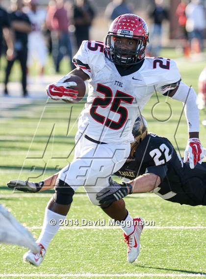 Thumbnail 3 in Abilene vs. Cedar Hill (UIL 6A Regional Playoff) photogallery.
