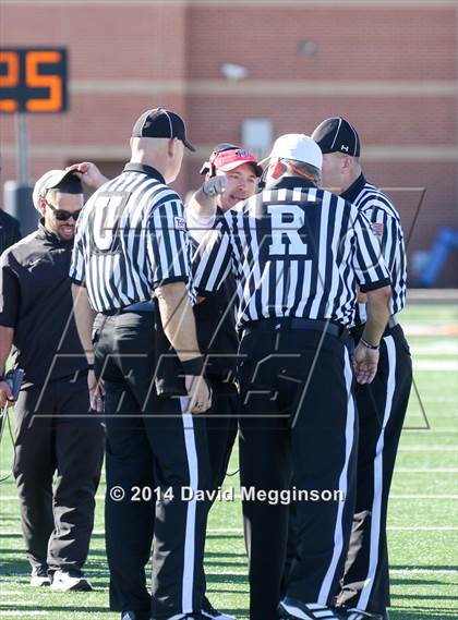 Thumbnail 2 in Abilene vs. Cedar Hill (UIL 6A Regional Playoff) photogallery.