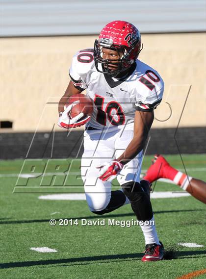 Thumbnail 3 in Abilene vs. Cedar Hill (UIL 6A Regional Playoff) photogallery.