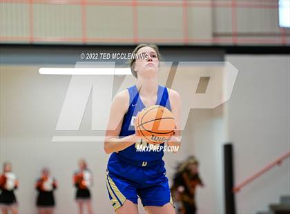 Thumbnail 3 in Lamar vs Dewitt (AAA 3A Region 3 1st round) photogallery.