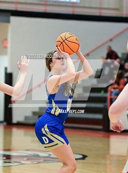Thumbnail 3 in Lamar vs Dewitt (AAA 3A Region 3 1st round) photogallery.