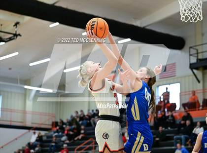 Thumbnail 2 in Lamar vs Dewitt (AAA 3A Region 3 1st round) photogallery.