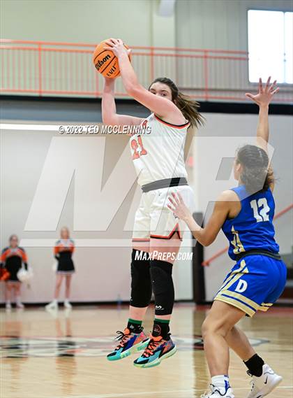 Thumbnail 2 in Lamar vs Dewitt (AAA 3A Region 3 1st round) photogallery.