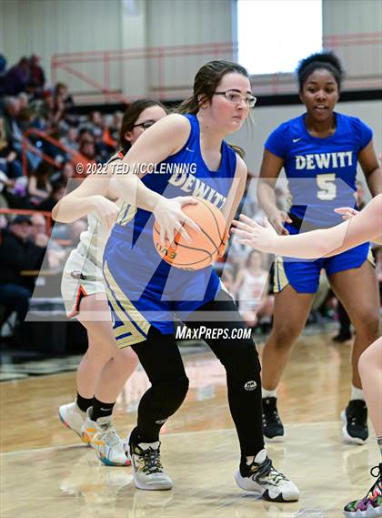 Thumbnail 3 in Lamar vs Dewitt (AAA 3A Region 3 1st round) photogallery.