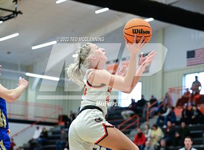 Thumbnail 1 in Lamar vs Dewitt (AAA 3A Region 3 1st round) photogallery.